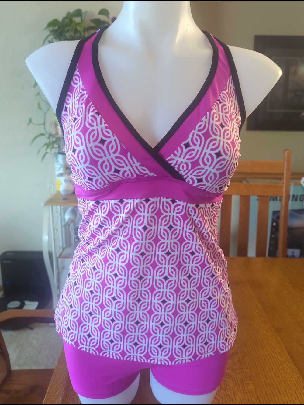 St John's Bay │ 2 Piece Tankini │Top-Size 10 │Bottom- Size 8│ Geometric │Pink